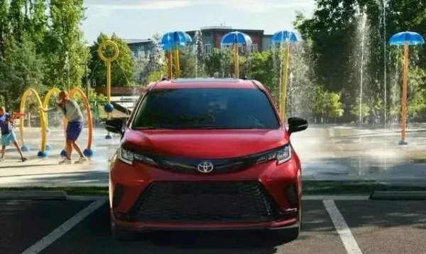 合优投资 新款丰田赛那发布！外观微调，价格上涨，内饰升级，搭载混动系统